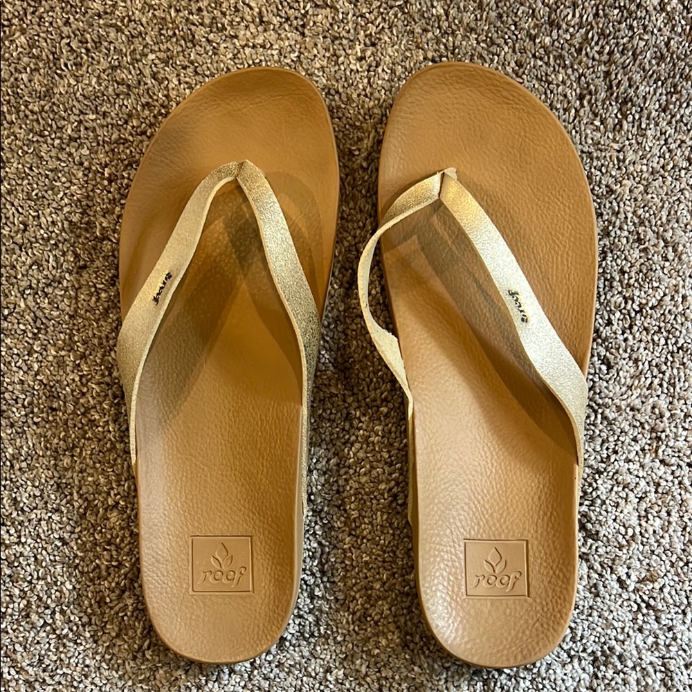 Reef Tan Sandals with Cushioned Soles and Minimalist Design